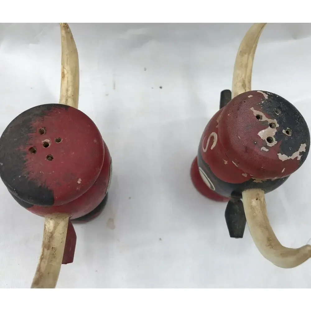longhorn cow‎ salt /pepper shakers. 623BB